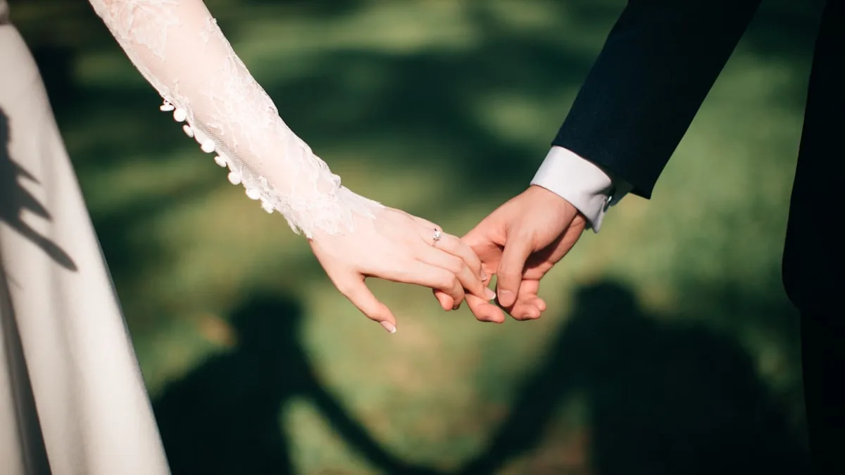 婚禮場地柔和燈光與投影配合效果